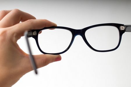 أداة مجانية جديدة تساعدك على تحديد درجة نظارتك الطبية