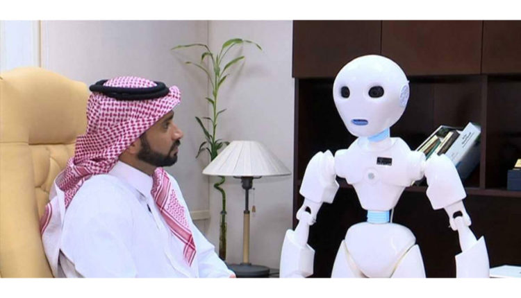 بالفيديو: الروبوت مسالم يتحدث بالعربية وهو حافظ للقرآن الكريم والأحاديث النبوية