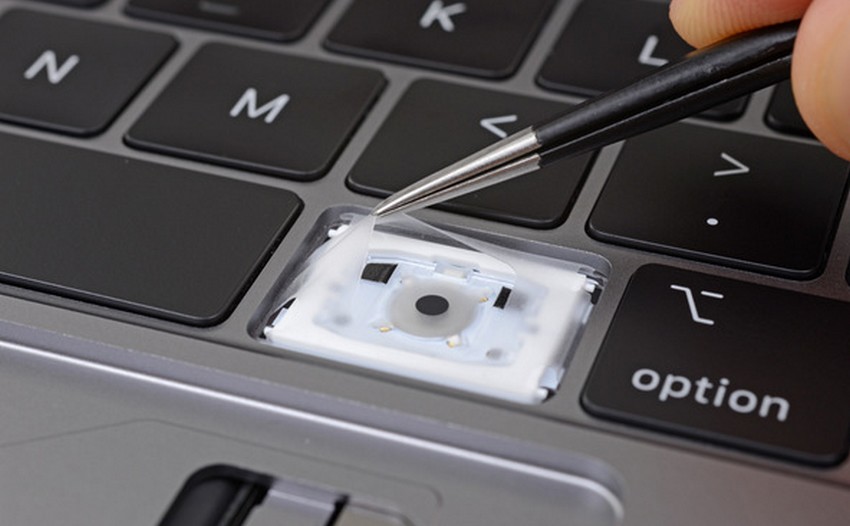 وثيقة داخلية مسربة تؤكد أن لوحة مفاتيح حواسيب MacBook Pro الجديدة تقوم بصد الغبار