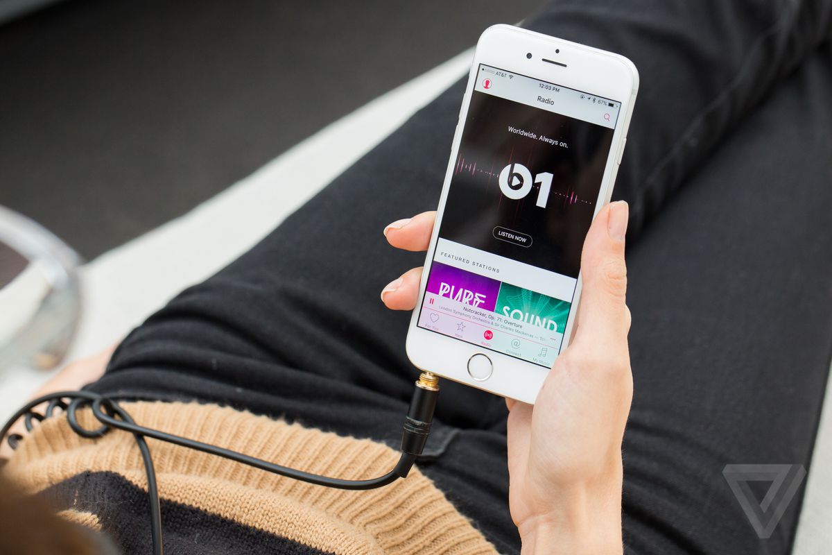 Apple Music و Spotify تستحوذان على سوق الخدمات الموسيقية في الولايات المتحدة