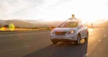 بلومبرج: جوجل تطلق أول سيارات أجرة ذاتية القيادة قريبا وتنافس "أوبر"