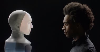 روبوت اجتماعى جديد يقلد تعبيرات الوجه البشرية ويتحدث مثل الإنسان