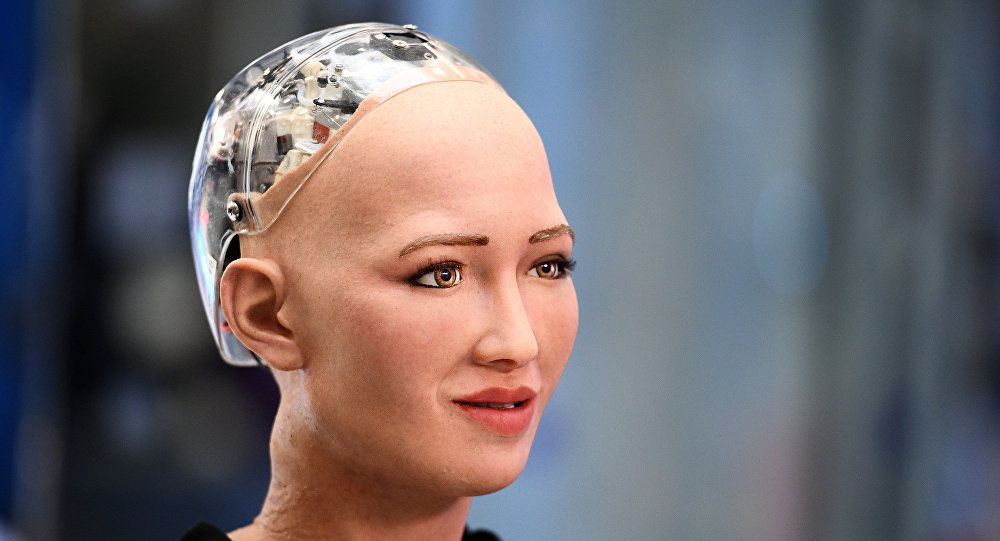 الروبوت "صوفيا" يطالب البشر باحترام الروبوتات