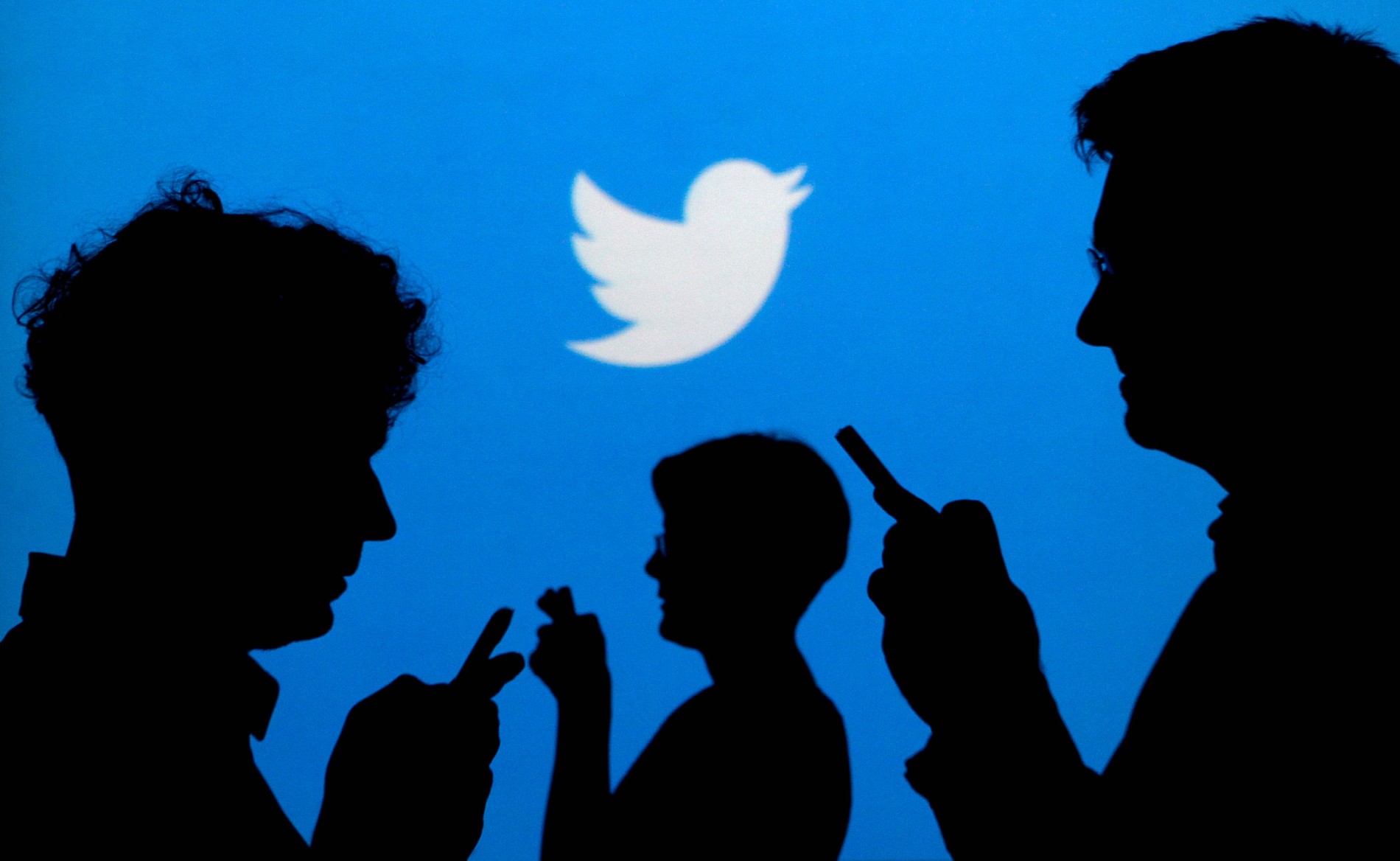 تويتر تتيح للمستخدمين إخفاء الردود على التغريدات..