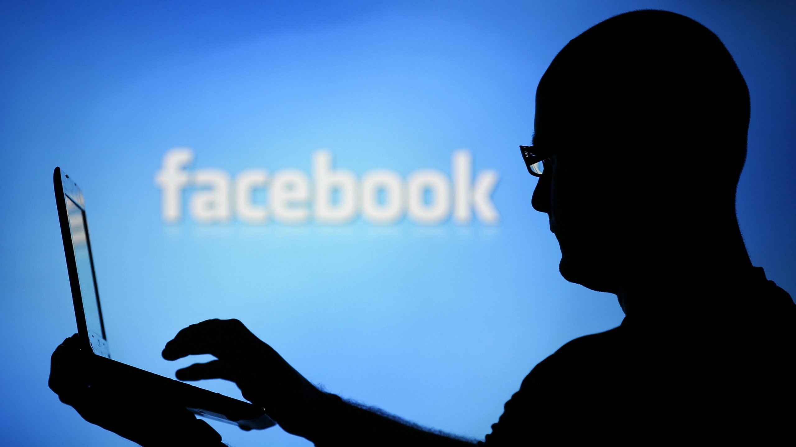 تحذير من تسجيل الدخول على المواقع والتطبيقات عبر فيسبوك.. كيف تحمى خصوصيتك؟