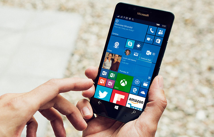 مايكروسوفت تمدد دعم Windows 10 Mobile لمدة شهر