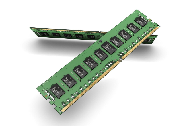 سامسونج تنتج أولى ذواكر DRAM فئة 10 نانو متر مبنية على تقنية ألترا فولت