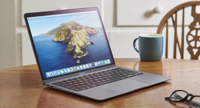 كيف يمكنك الاختيار بين جهازي MacBook Air و MacBook Pro؟