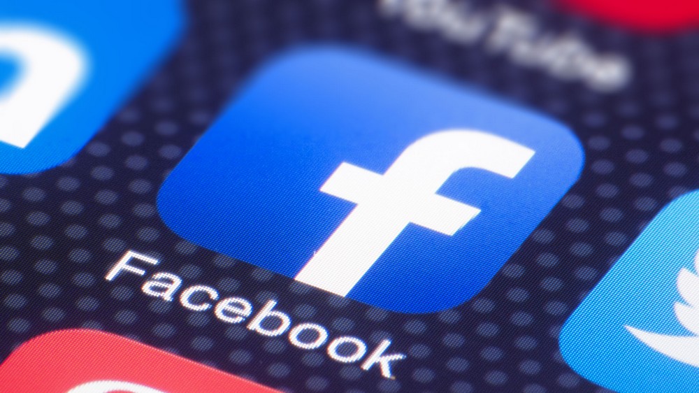 الفيسبوك تريد أن يكون مستخدمي iOS قادرين على تغيير تطبيق الدردشة الإفتراضي في النظام