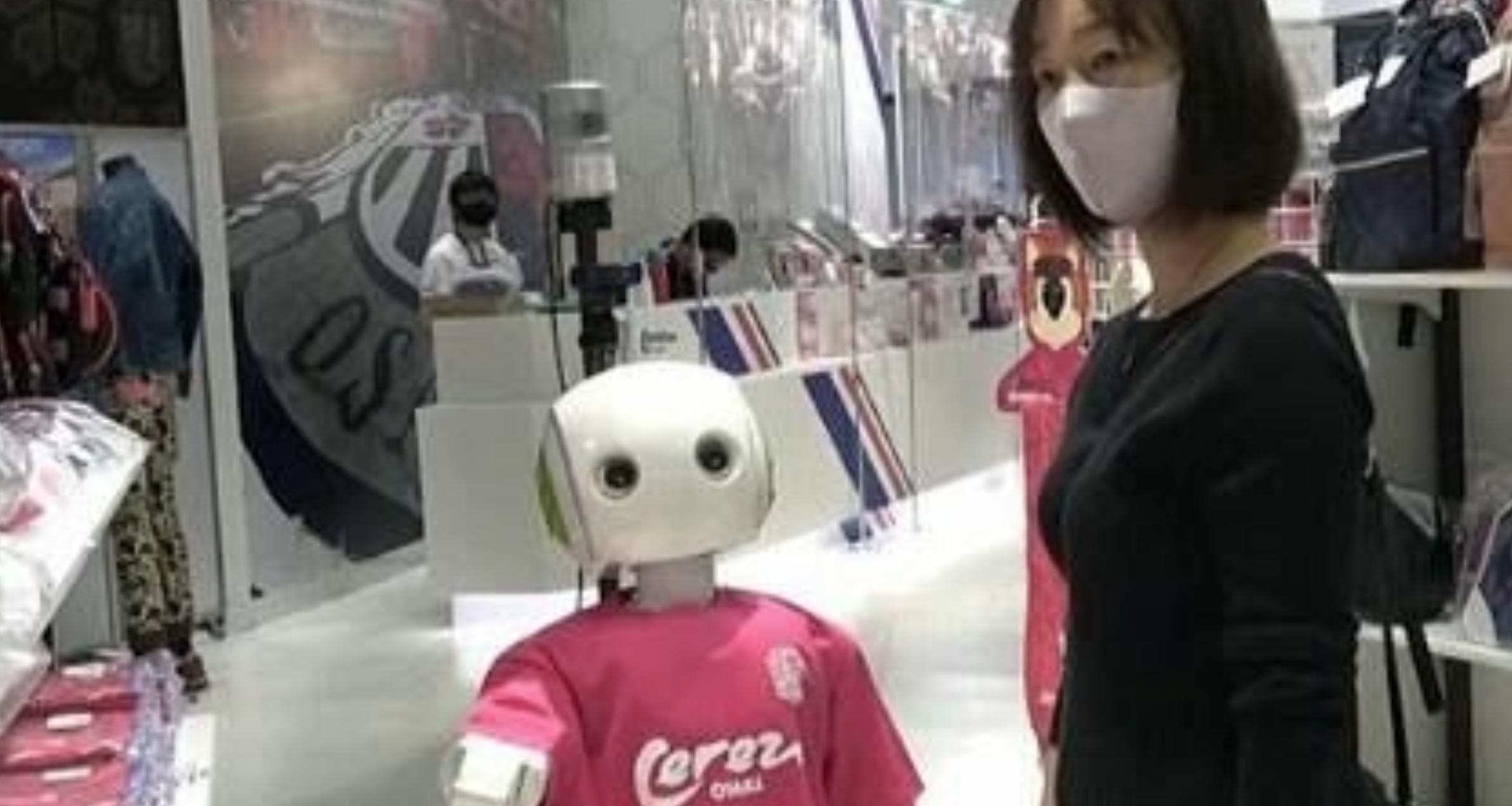 Robovie .. روبوت يفرض ارتداء القناع في اليابان
