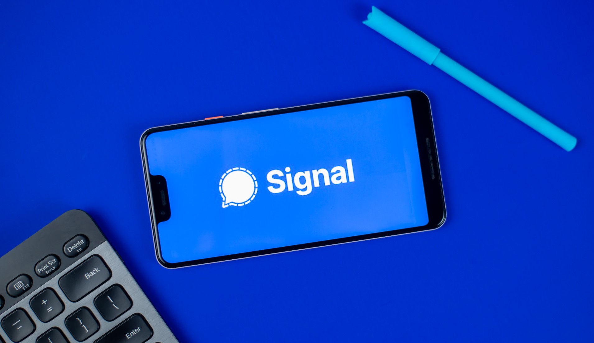 Signal يوضح وجود عيوب في معدات قرصنة Cellebrite