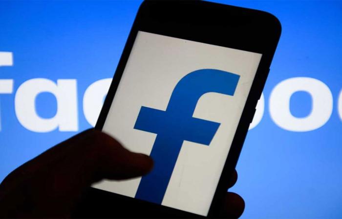 فيسبوك تحذف 16 ألف مجموعة للمراجعات الوهمية