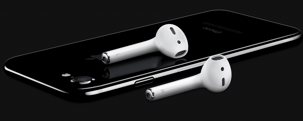 تعرف على طرق تنظيف AirPods لحماية الأذن من خطر العدوى