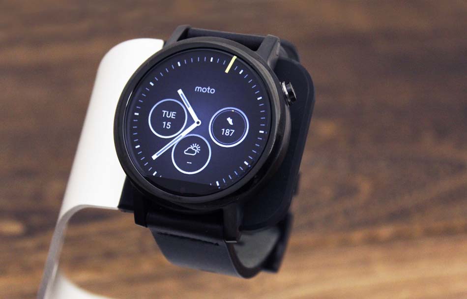 Moto Watch 100 لن تعمل بواسطة Wear OS