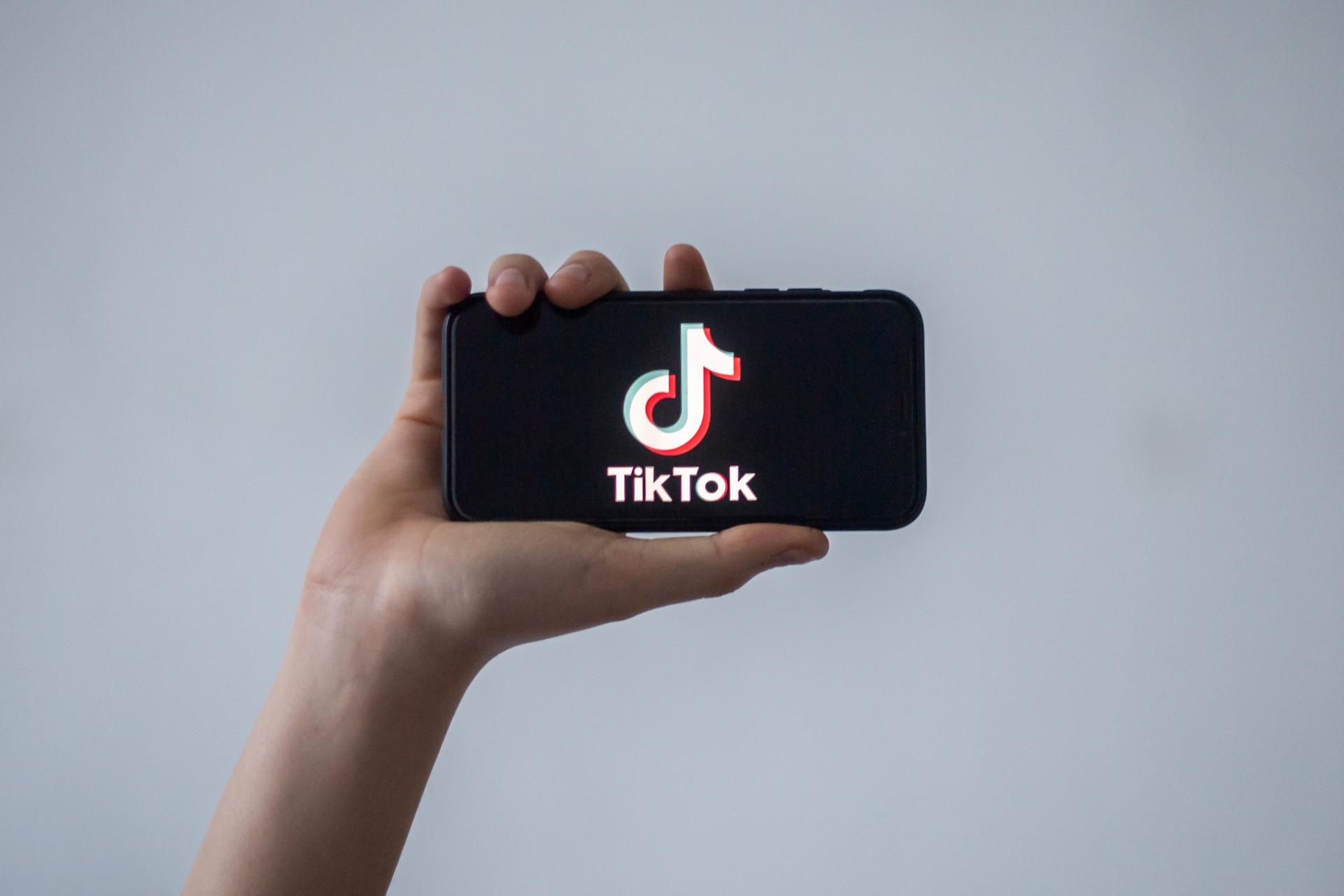تيك توك تتيح للبائعين إدارة المتاجر الإلكترونية عبر الهواتف