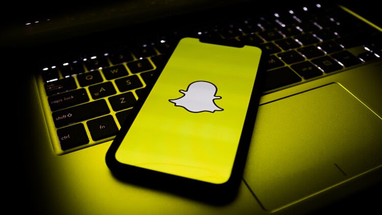 خطوات تغيير Snapchat إلى الوضع المظلم على أيفون
