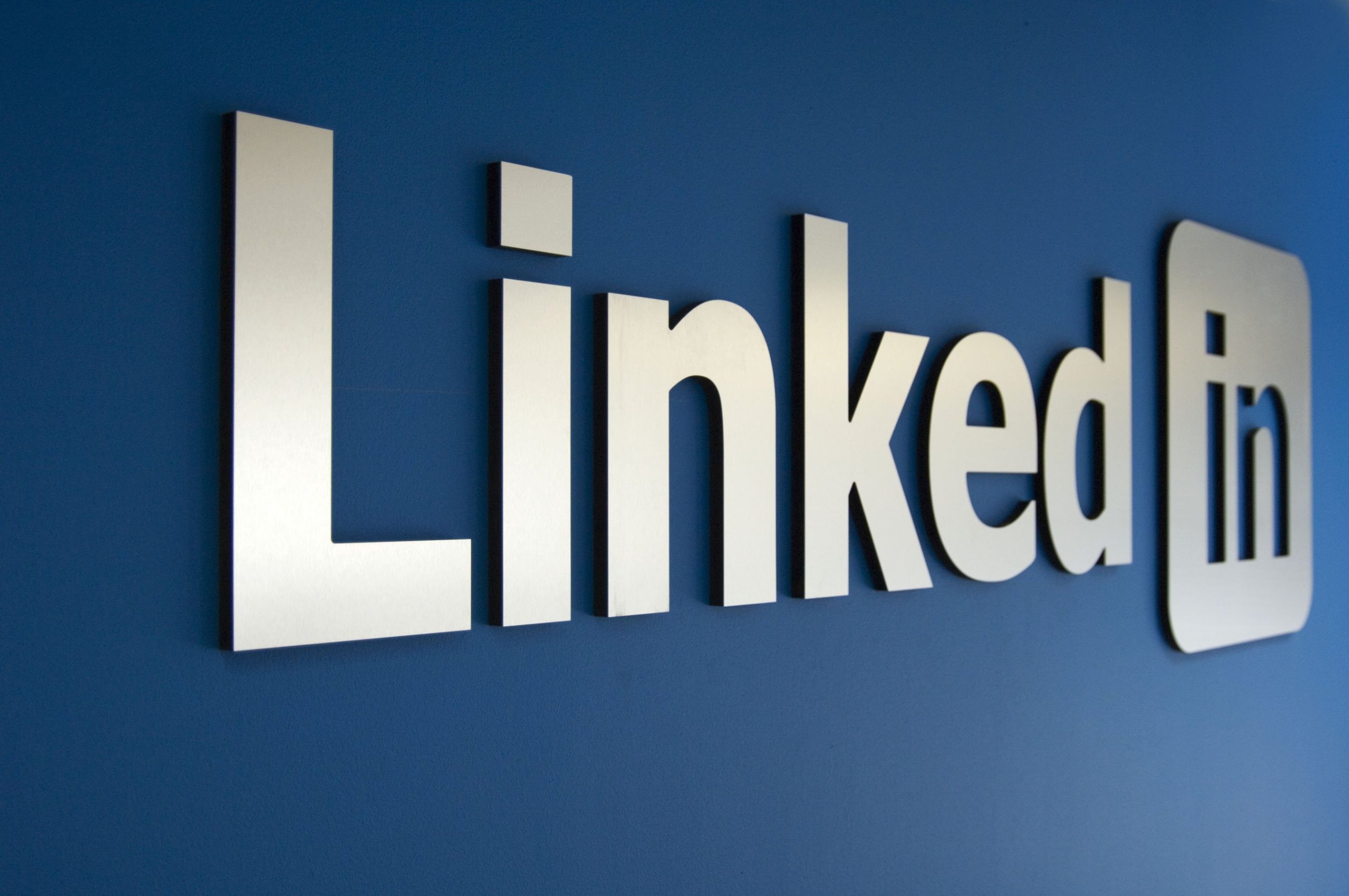 LinkedIn تسعى لإنشاء شبكة البودكاست الخاصة بها