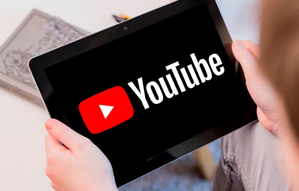 الفرق بين رفع مقطع الفيديو إلى يوتيوب من سطح المكتب والهاتف