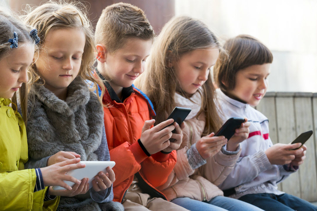 5 أمور عليك مراعاتها عند شراء هاتف ذكي لطفلك