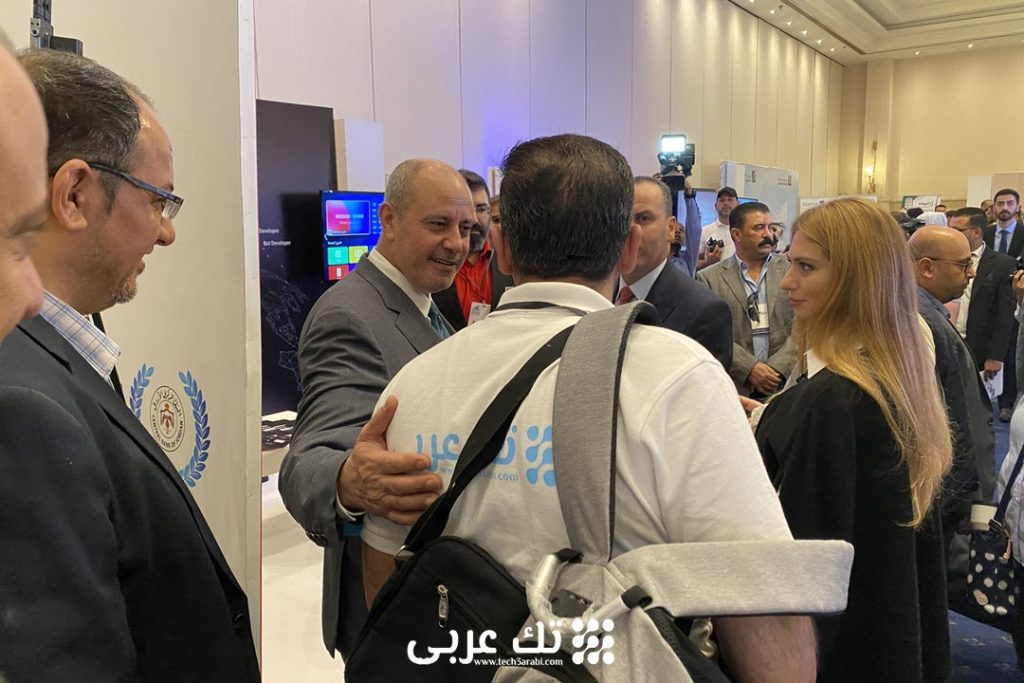 وزير الصناعة والتجارة يكشف في مقابلة مع تك عربي عن خطط لدعم الاقتصاد الأردني