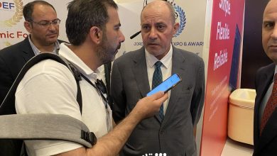 وزير الصناعة والتجارة يكشف في مقابلة مع تك عربي عن خطط لدعم الاقتصاد الأردني
