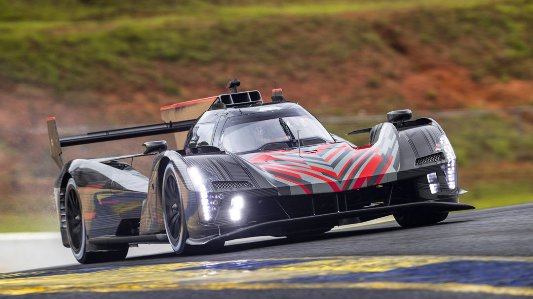 أول سيارة سباق كهربائية أصبحت جاهزة لحدث الـ 24 ساعة في دايتونا