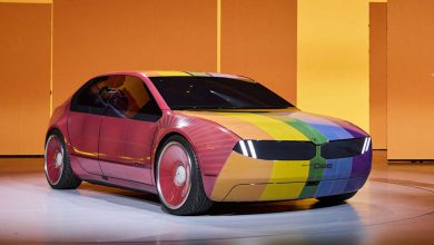 صور .. BMW تكشف عن السيارة التي تغيّر لونها إلى 32 لوناً مختلفاً في معرض CES 2023