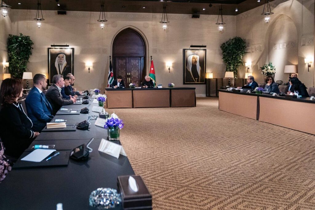 الملك عبدالله الثاني يتلقي ممثلين عن المشروعات الناشئة ويشدد على نمو ريادة الأعمال في الأردن