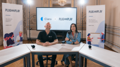شركة Plug and Play تستثمر في منصة Clara الإماراتية وتعقد شراكة استراتيجة معها