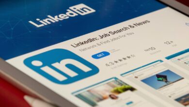 موقع LinkedIn يستخدم الذكاء الاصطناعي للمساعدة في صياغة طلبات التوظيف