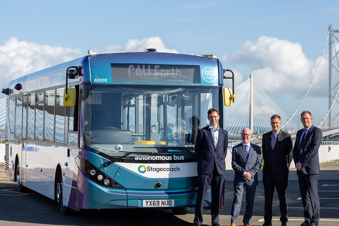 إطلاق أول خط لحافلات الركاب ذاتية القيادة في المملكة المتحدة