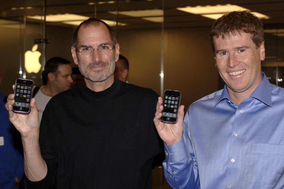 بيع نسخة نادرة من أول هاتف آيفون بمبلغ 1.5 مليون دولار