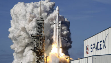 سبيس إكس تطلق 23 قمراً صناعياً في مهمة الإطلاق الـ58 هذا العام