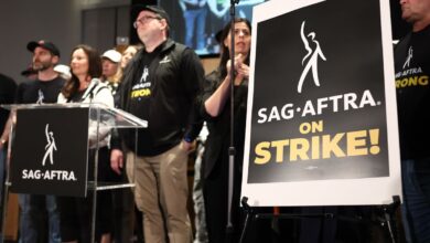 إضراب الممثلين في هوليوود ينتهي بالفوز "مؤقتاً" على الذكاء الاصطناعي