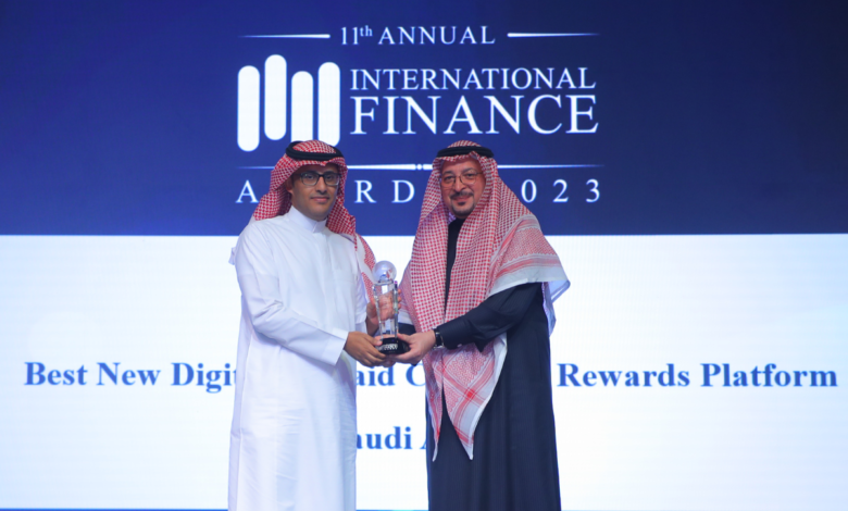 رسال تفوز بجائزة أفضل منصة رقمية للبطاقات مسبقة الدفع في حفل International Finance Award