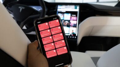 تحديث جديد لتطبيق تسلا على iOS يعرض حالة الشحن مباشرة على شاشة القفل ويُطلق تنبيه لحماية الأطفال داخل السيارة