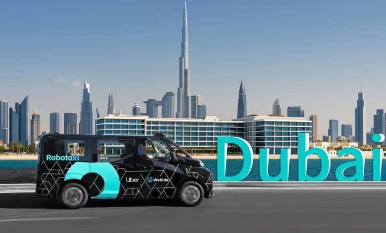 دبي تمضي نحو المستقبل: بدء تجارب سيارات الأجرة الذاتية القيادة بالشراكة مع أوبر وWeRide