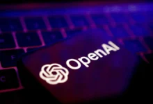 OpenAI تستعد لإطلاق أول أجهزة ذكاء اصطناعي بقيادة جوني إيف وسط نزيف موظفين من آبل