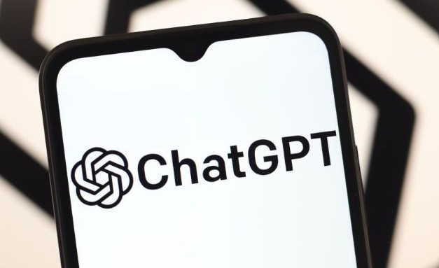 ChatGPT يقترب من عالم التواصل الاجتماعي مع إطلاق ميزة الدردشة الجماعية