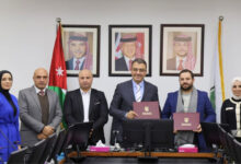 جامعة عجلون الوطنية ومنصة تك عربي توقّعان مذكرة تفاهم لتعزيز التعاون في مجالات التكنولوجيا والإعلام والتدريب