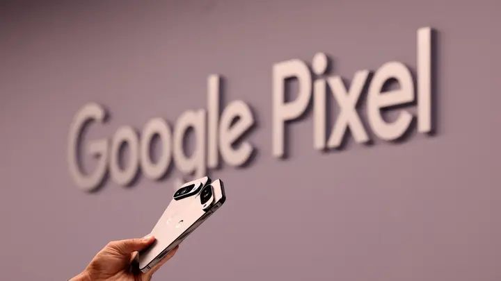 ميزة شبيهة بـ AirDrop تقترب من هواتف Pixel: مشاركة سلسة بين أندرويد وآيفون