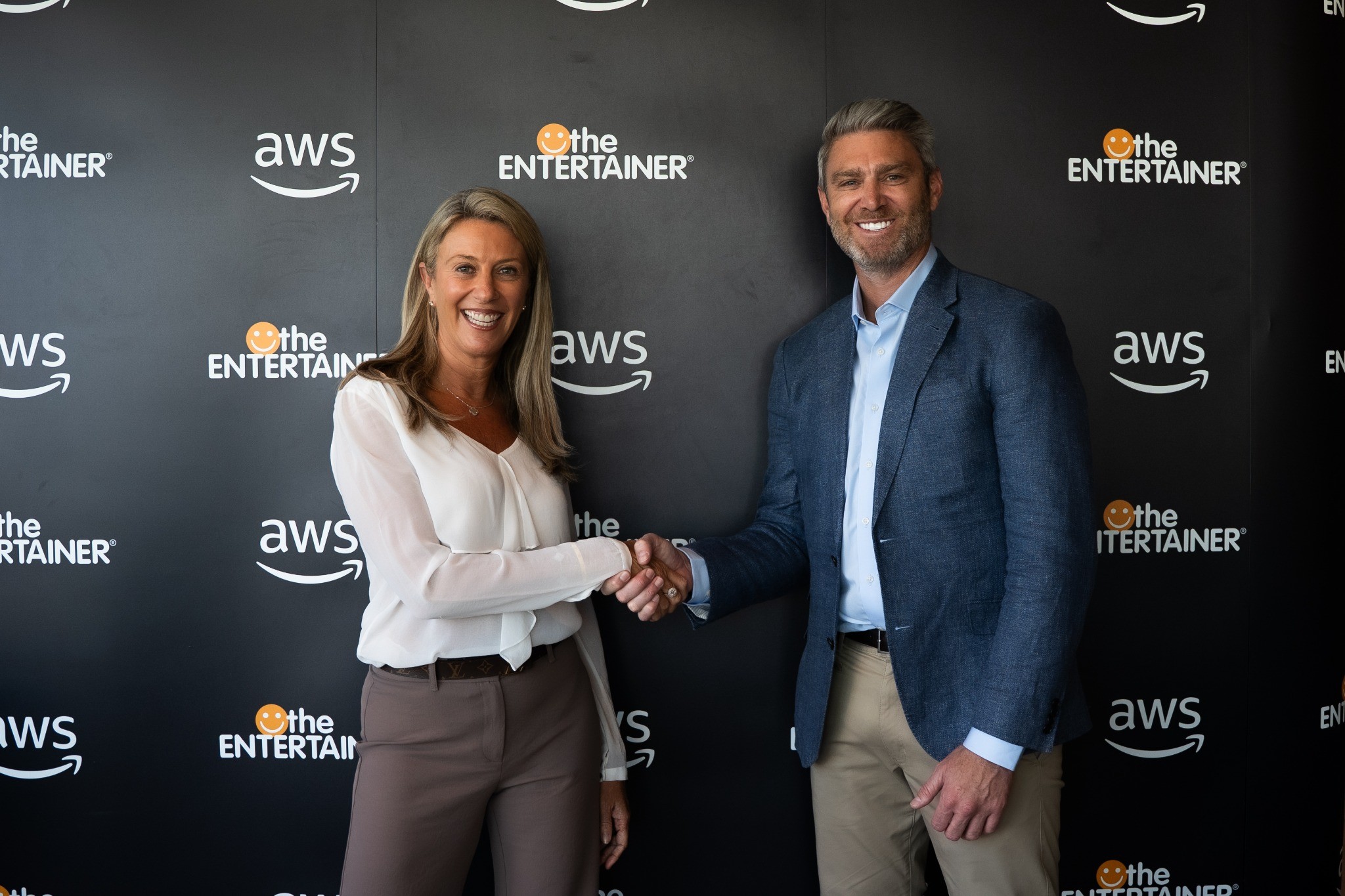 لتحديث تجربة العملاء والاستفادة من إمكانات الذكاء الاصطناعي المتطورة "إنترتينر" تتبنّى الذكاء الاصطناعي في تطبيقها المحدّث بالتعاون مع أمازون ويب سيرفيسز