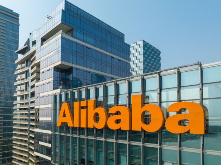 Alibaba تضاعف استثماراتها في الذكاء الاصطناعي وتعيد رسم أولوياتها التقنية
